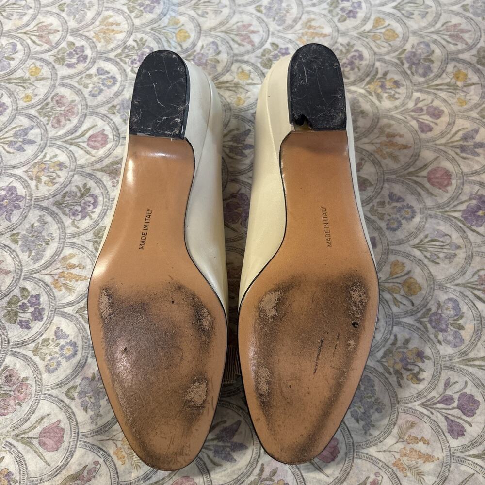 Authentic Salvatore Ferragamo Vara White Leather Bow Pumps Heel Shoes Size 8 1/2 - Picture 11 of 13